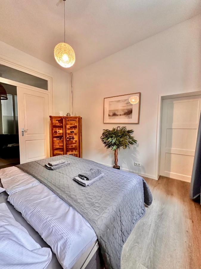 4ZKB Erholsame Erdgeschosswohnung +Terrasse +Parkplatz Oldenburg Exterior foto