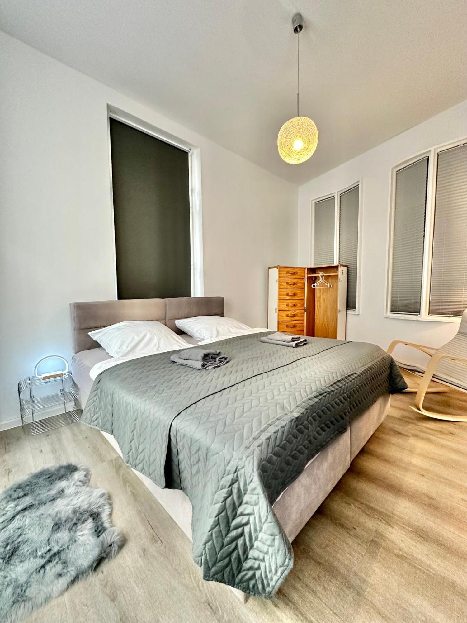 4ZKB Erholsame Erdgeschosswohnung +Terrasse +Parkplatz Oldenburg Exterior foto