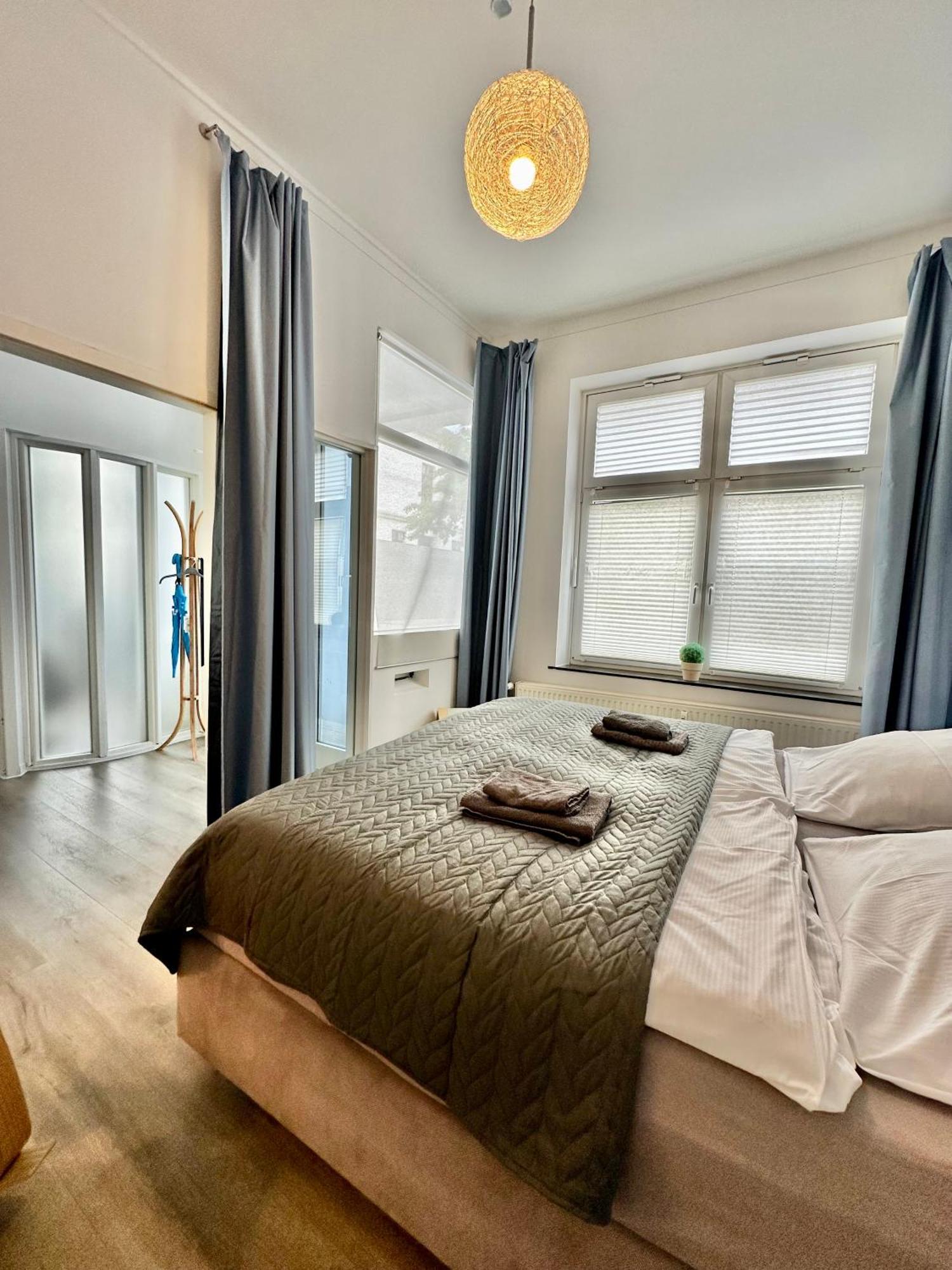 4ZKB Erholsame Erdgeschosswohnung +Terrasse +Parkplatz Oldenburg Exterior foto